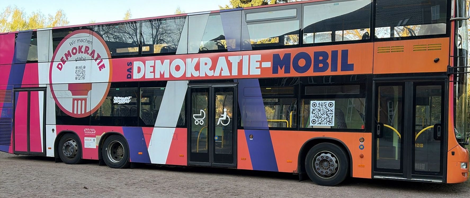 Das Demokratie-Mobil zu Gast bei uns!