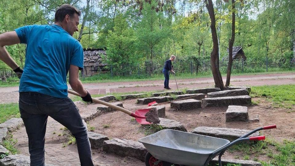 Gemeinsam für einen schöneren Schulhof